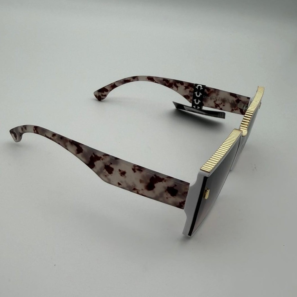 True Religion Oversized‎ Square Sunglasses – White & Marble Frame - Picture 11 of 12